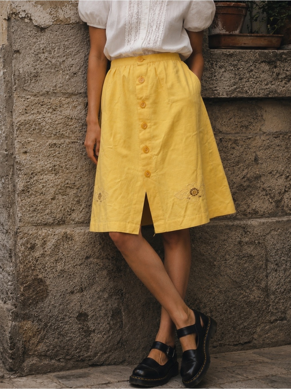 VTG Yellow Button-Front Midi Skirt with Embroidered Flowers  Small